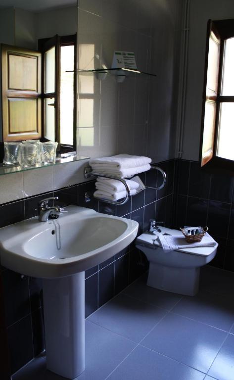Hotel La Boriza Andrín Eksteriør billede